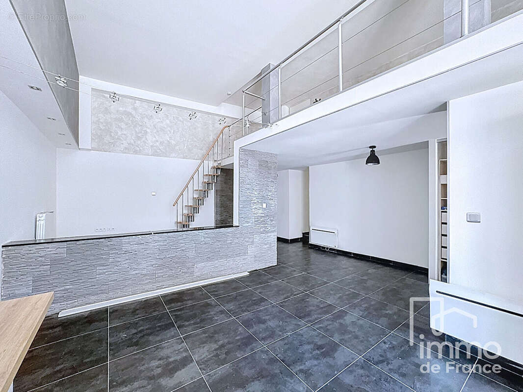 Appartement à BELLEGARDE-SUR-VALSERINE