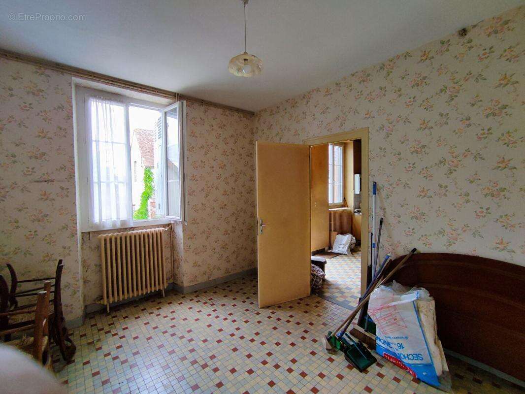 Maison De Pays Chambon 4 pièce(s)  grandes dépendances - photo 15