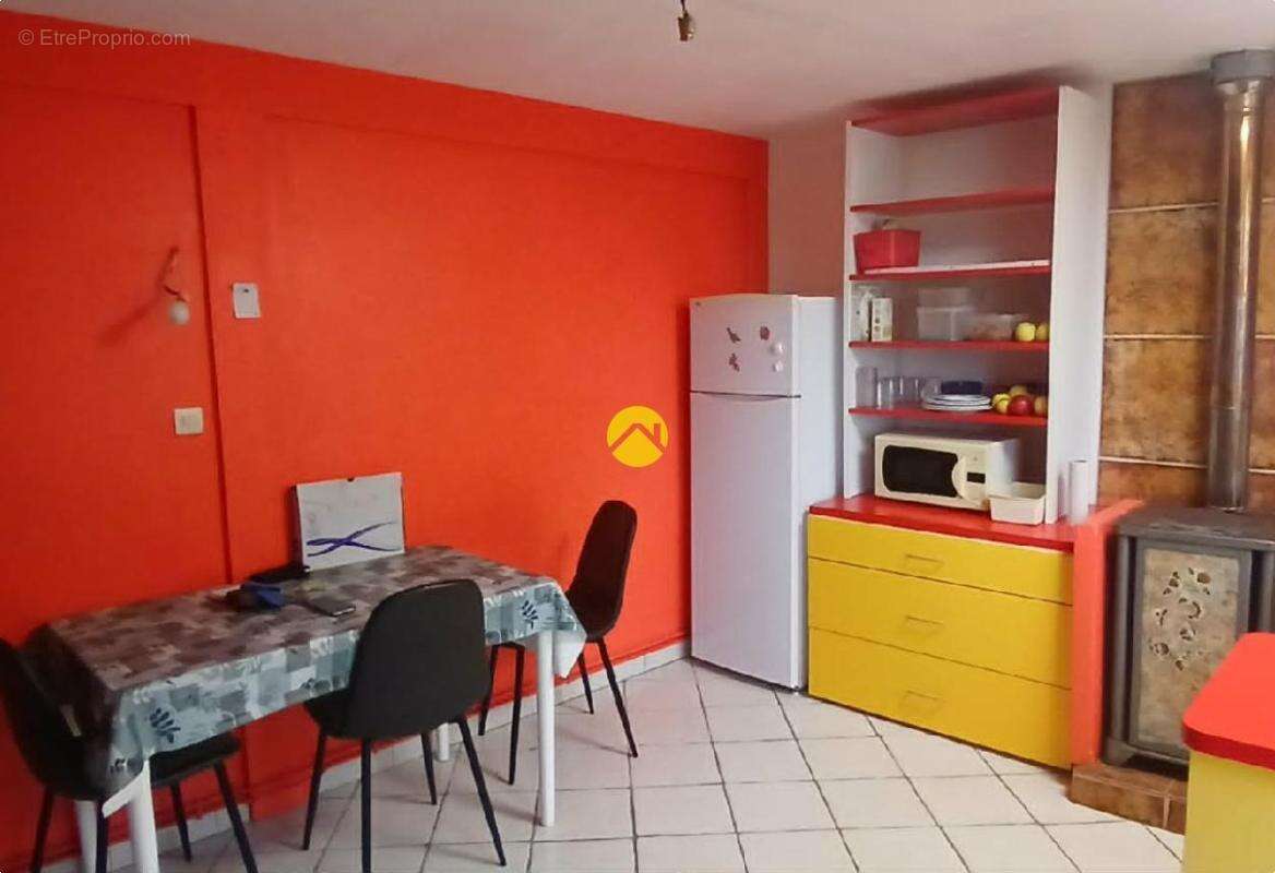 Maison à CEYROUX