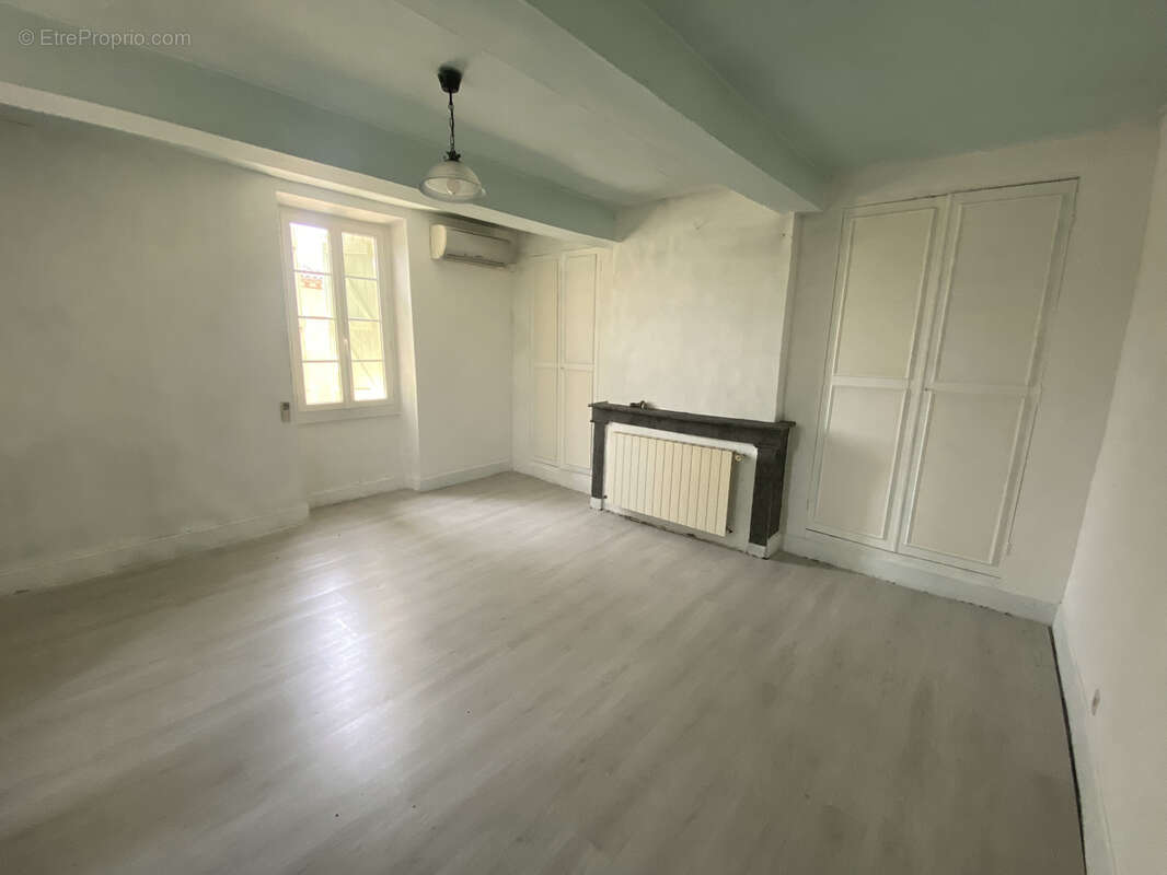 Maison à SEISSAN