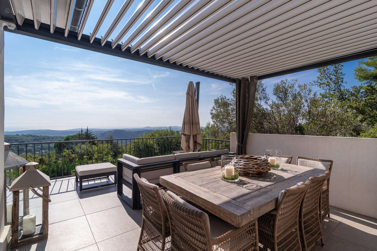 Maison à TOURRETTES-SUR-LOUP