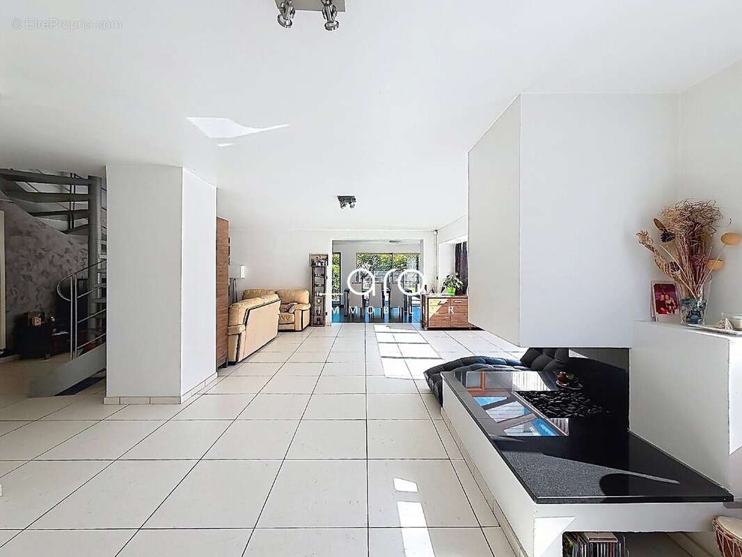 Maison 216 m² à Genech  - photo 2