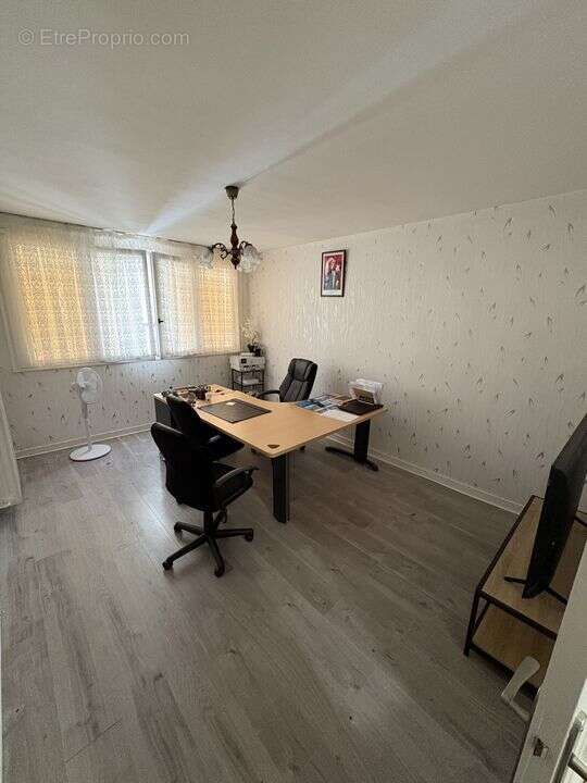 T3, cave, proche université, proche commodités, proche - Appartement à ORLEANS