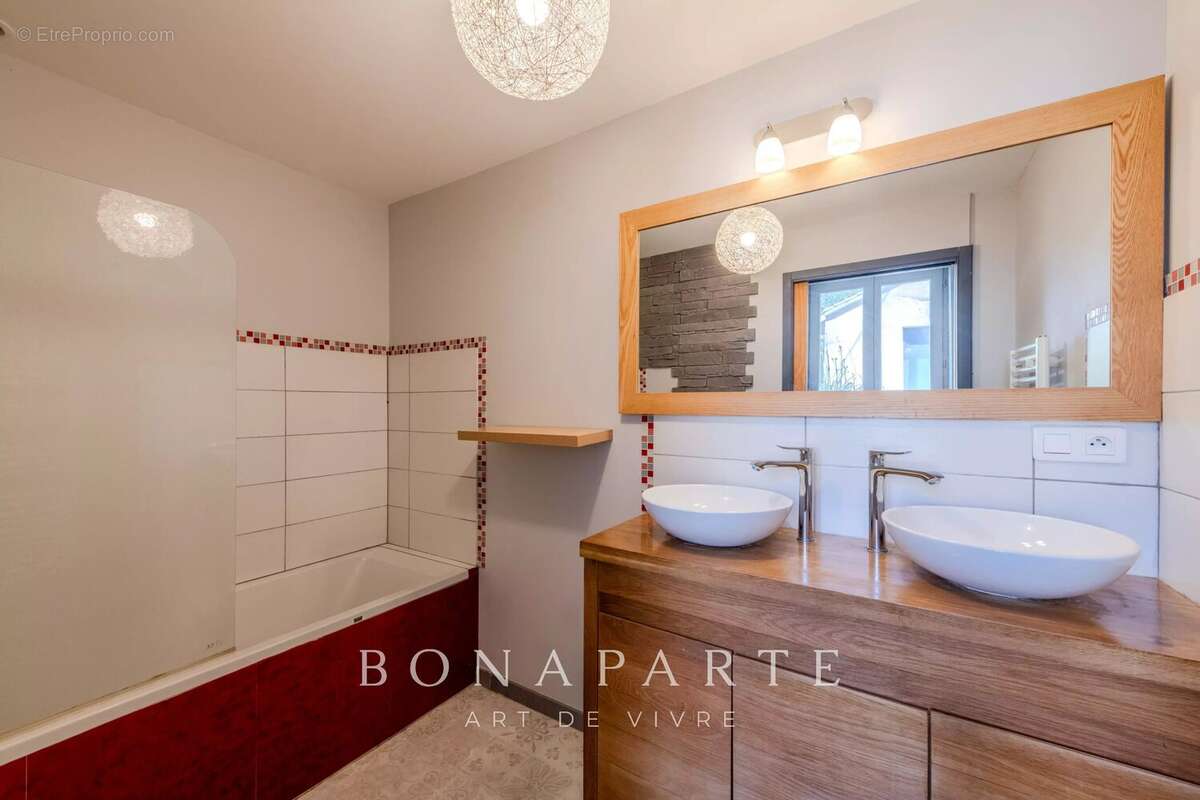 Propriété de caractère avec piscine, gîtes et dépendances - photo 13
