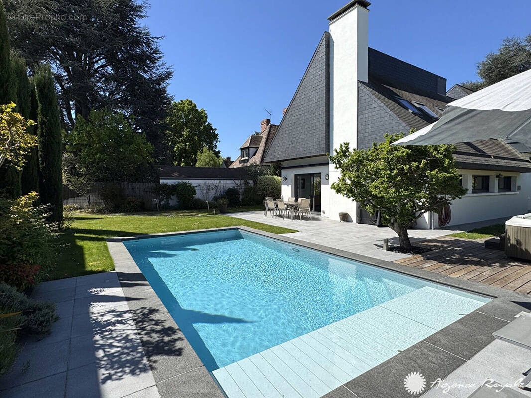 Maison à SAINT-GERMAIN-EN-LAYE