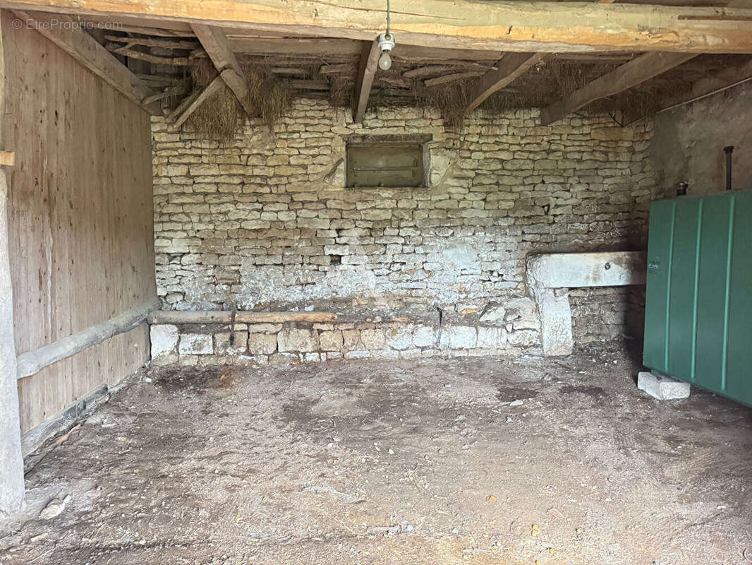 Maison à MOUZEUIL-SAINT-MARTIN