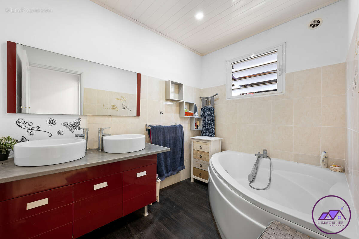 Maison à SAINT-DENIS