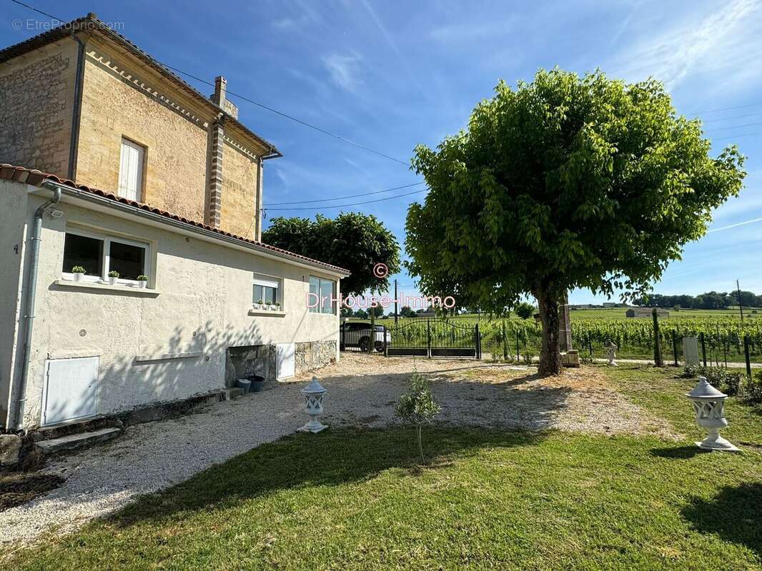 Maison à SAINT-EMILION