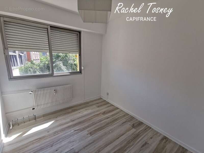 Belfort hyper-centre – Appartement T2  avec terrasse et balcon, un cocon rare au calme avec parking ! - photo 3