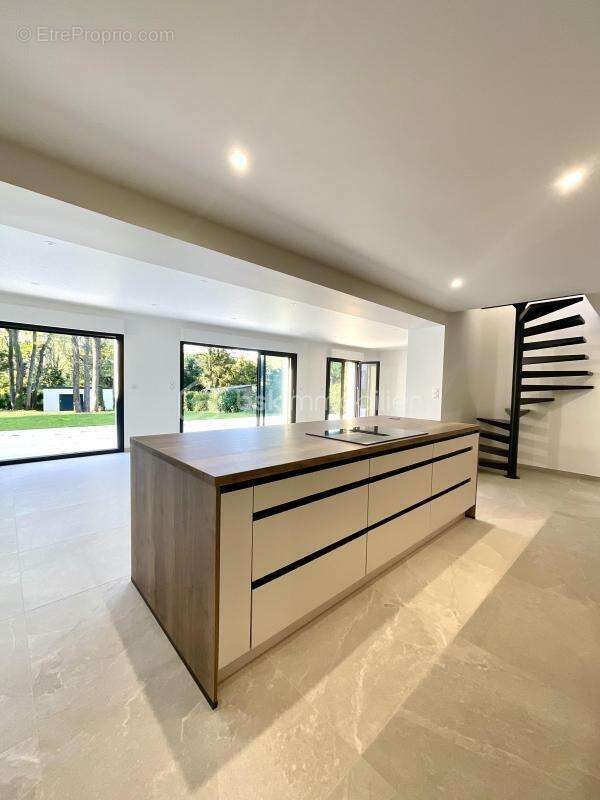 Maison à SAINT-FARGEAU-PONTHIERRY