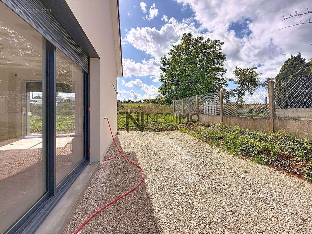 Maison à NEUFCHATEAU