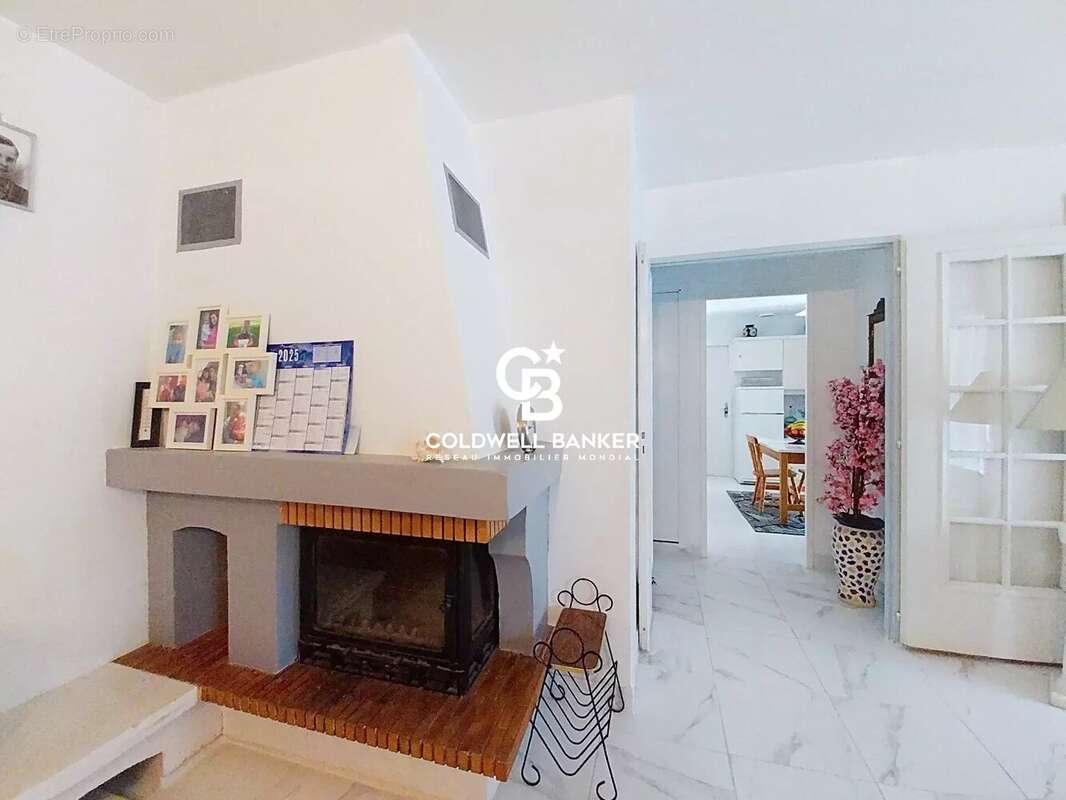 Maison à ROQUEBRUNE-SUR-ARGENS