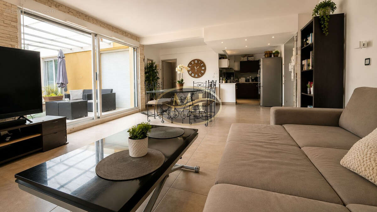 T4 de 84 m2 avec grande terrasse sans vis-à-vis    Secteur calme - photo 2