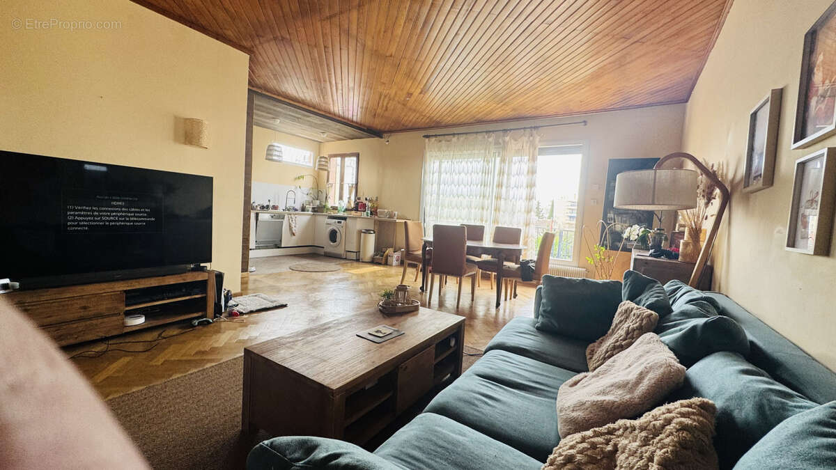 Appartement à MARSEILLE-4E