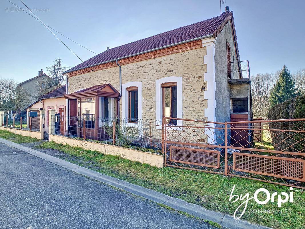 Maison à SAINT-ELOY-LES-MINES