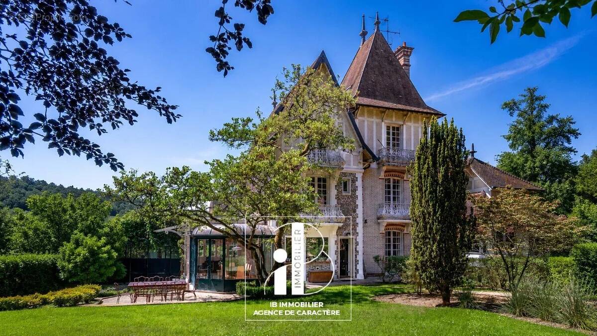 Maison à FONTAINEBLEAU