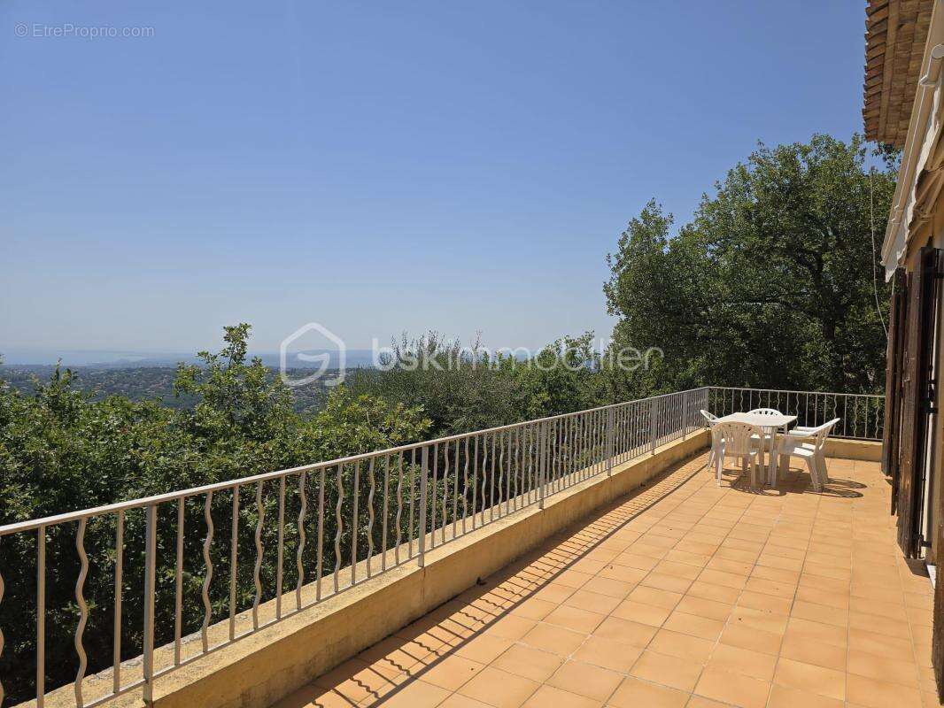 Saint-Jeannet –  propriété avec vue mer panoramique, appartement indépendant et fort potentiel de valorisation - photo 6