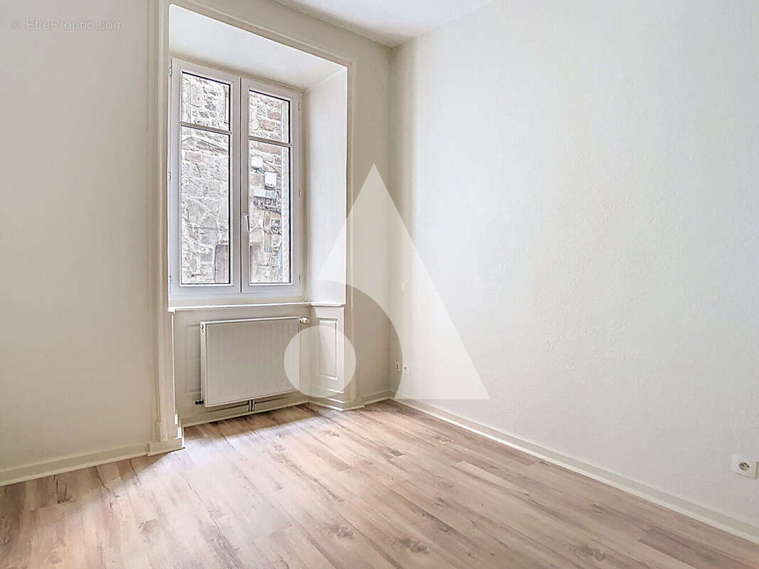 Appartement à SAINT-SYMPHORIEN-SUR-COISE