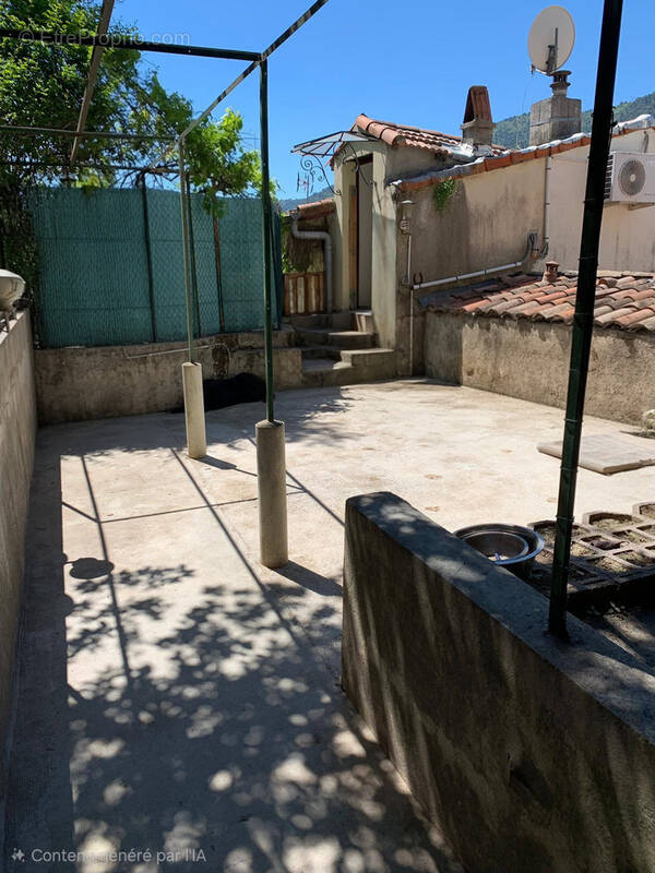 Appartement à CONTES