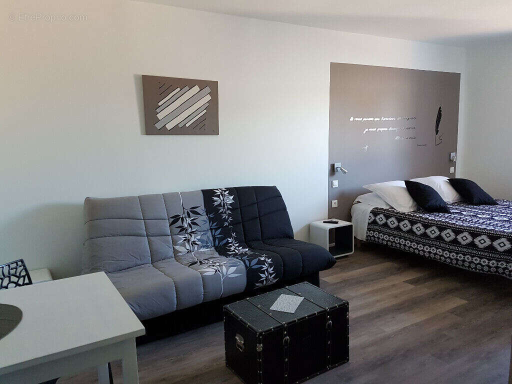Appartement 800 m² à Uzein  - photo 4