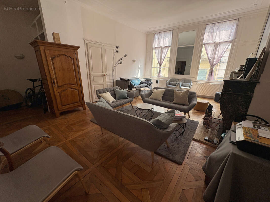Elégant appartement de 155 m2 quartier Halles Centrales - photo 4