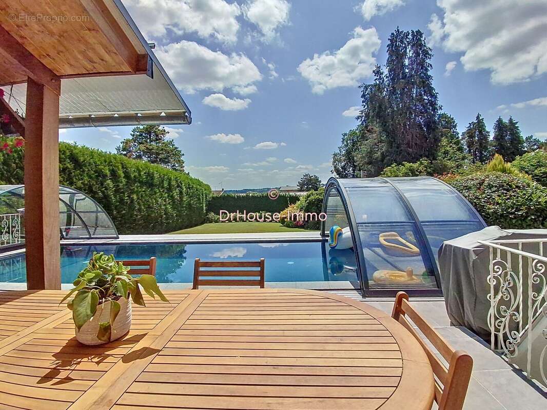 Maison à SAINT-HILAIRE-DU-HARCOUET