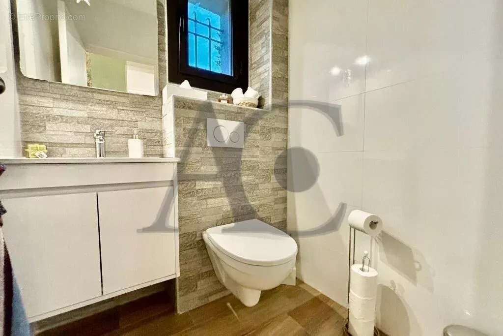 Appartement à VILLENEUVE-LOUBET