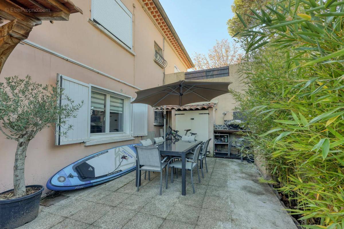 Appartement à HYERES