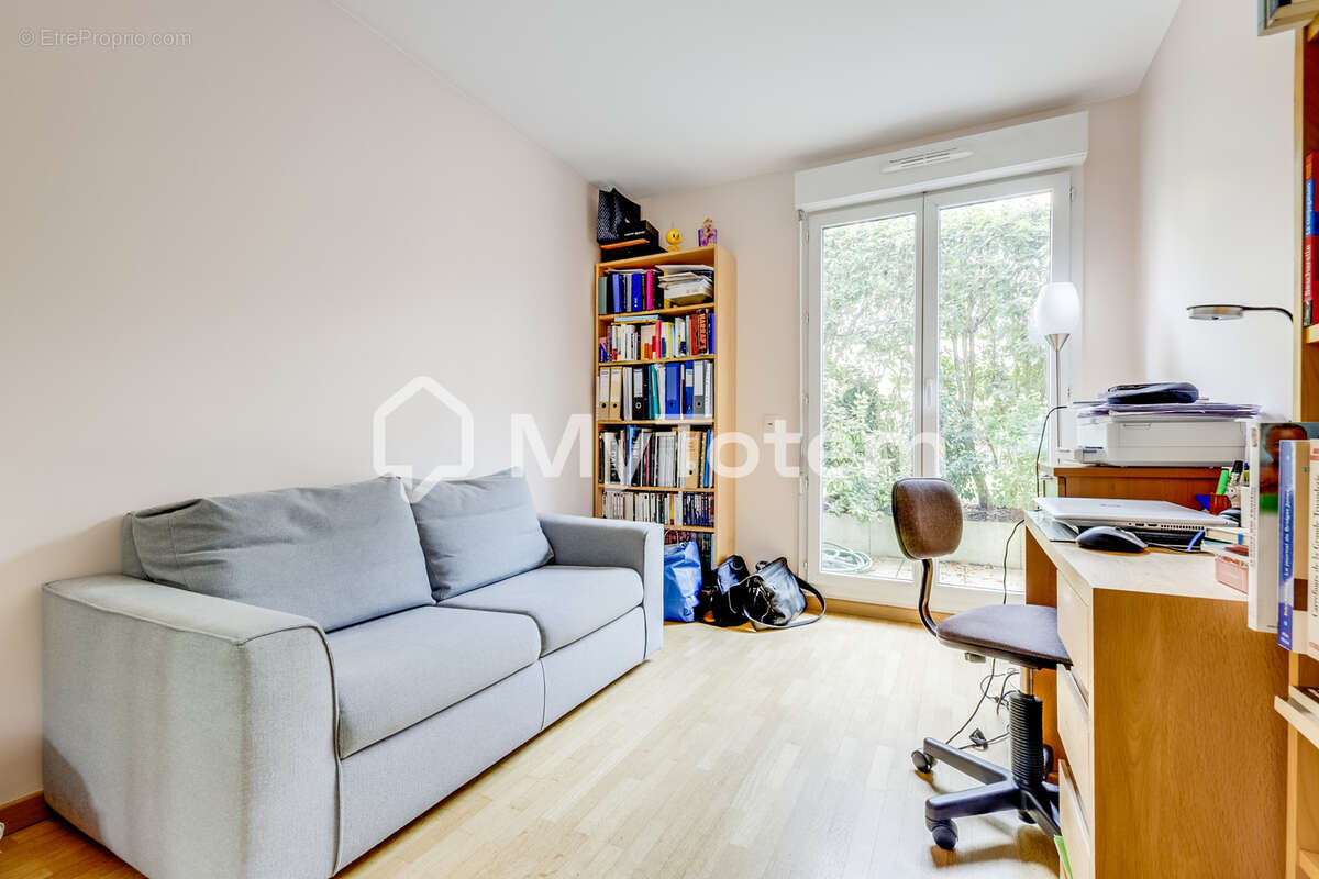 Appartement à LA GARENNE-COLOMBES