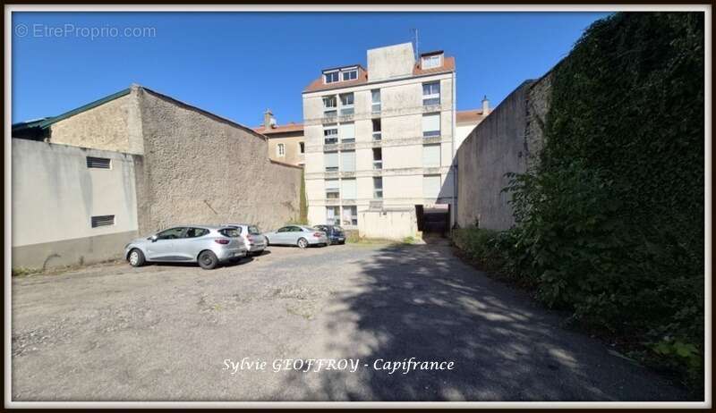 Parking à SAINT-NICOLAS-DE-PORT