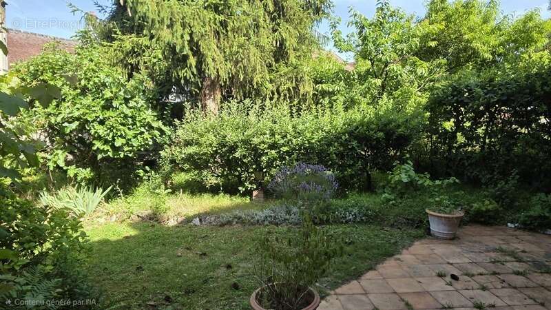 VERDELOT - Quartier de la COUARDE - Maison de 90m² - 4 pièces avec jardin et terrain fruitier - photo 13