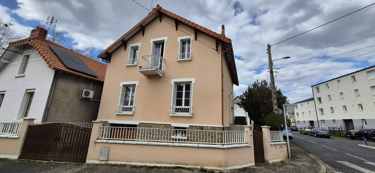 Maison à MONTLUCON
