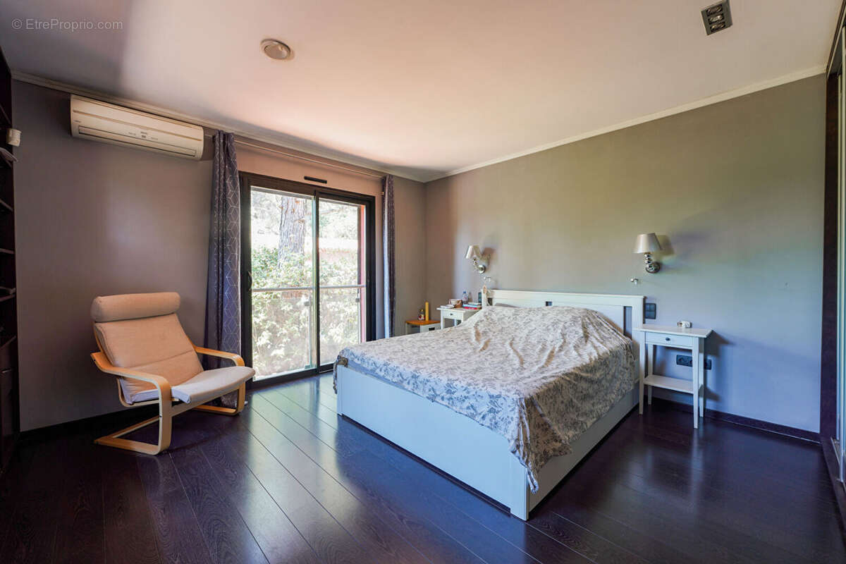 Appartement 111m² à châteauneuf-le-rouge - photo 5