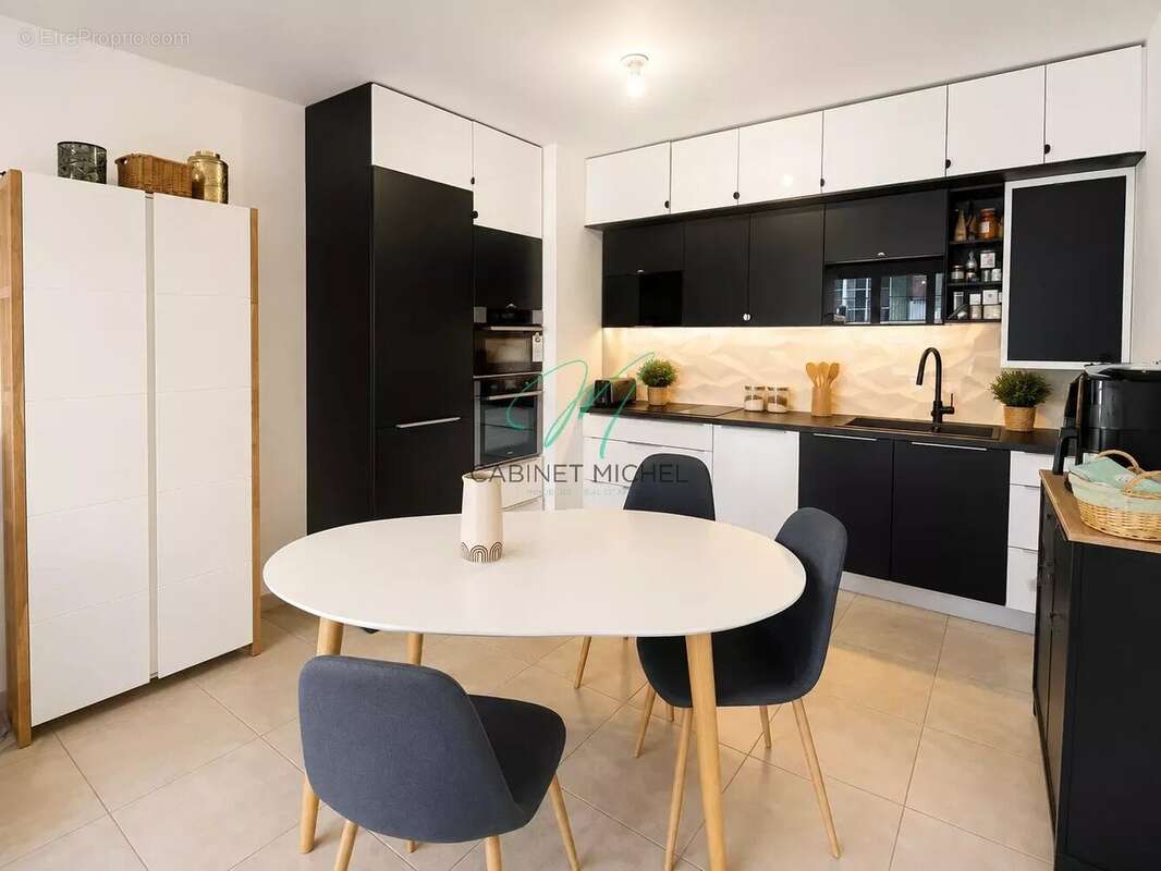 Appartement à ROQUEFORT-LES-PINS