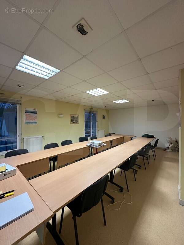 Commerce à JUGON-LES-LACS