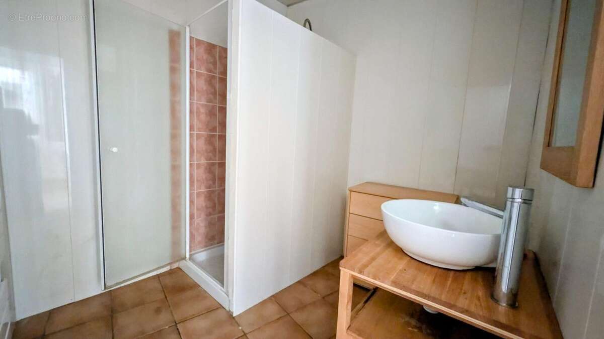 Maison en pierre dans  le bourg  d'Eymet - photo 6