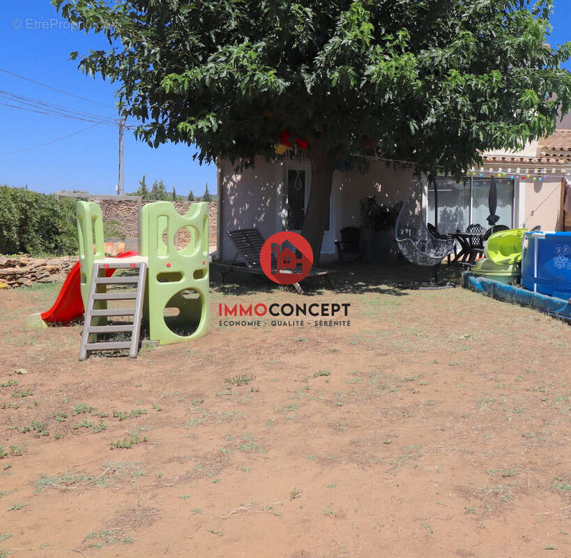 Appartement à BAGNOLS-SUR-CEZE