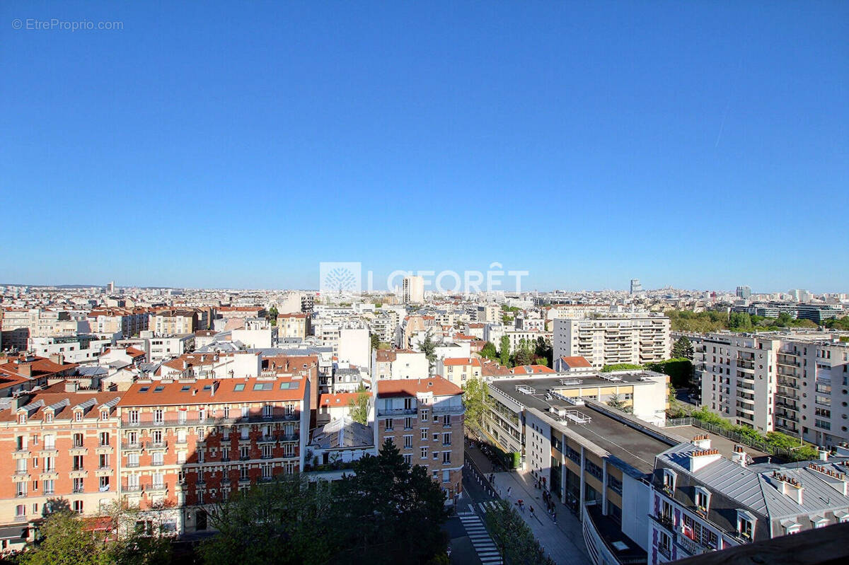 Appartement à COURBEVOIE