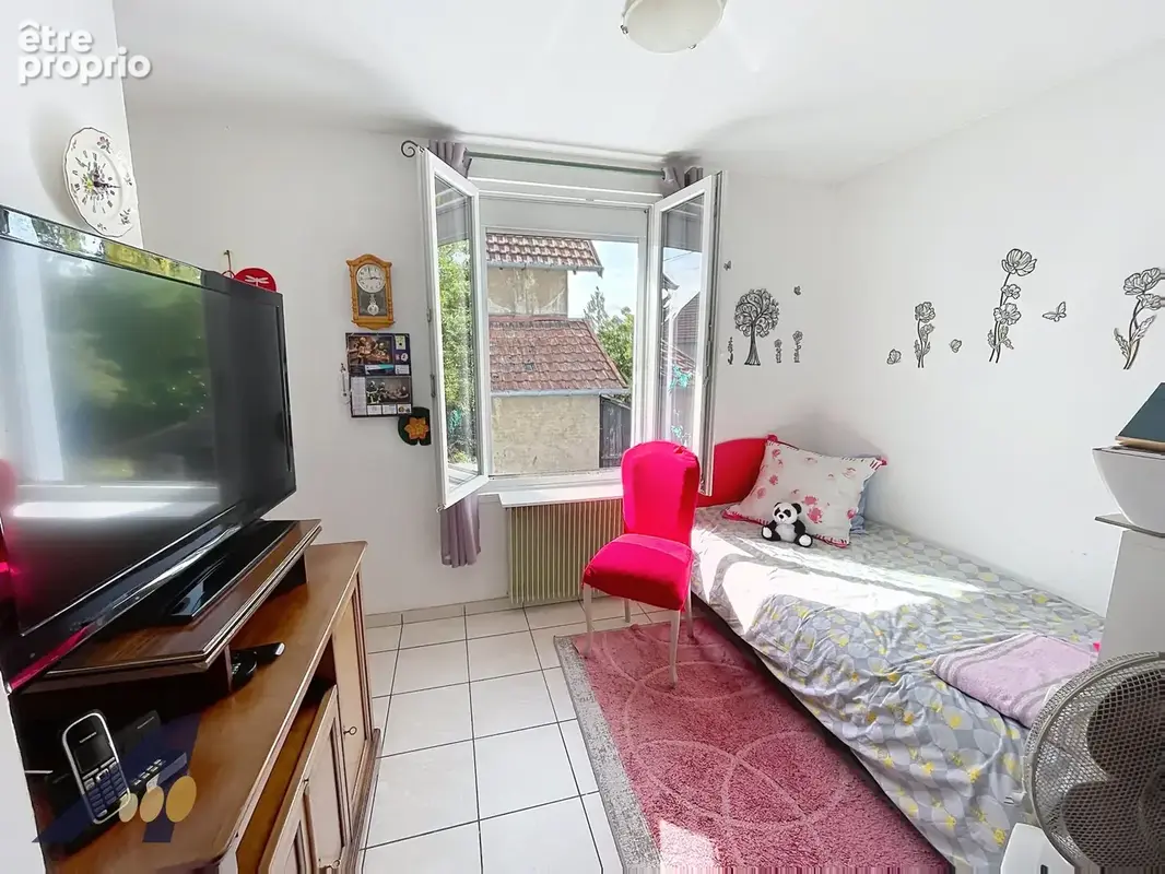 Charmante maison avec jardin, terrasse et grand garage dans un secteur recherché - photo 6
