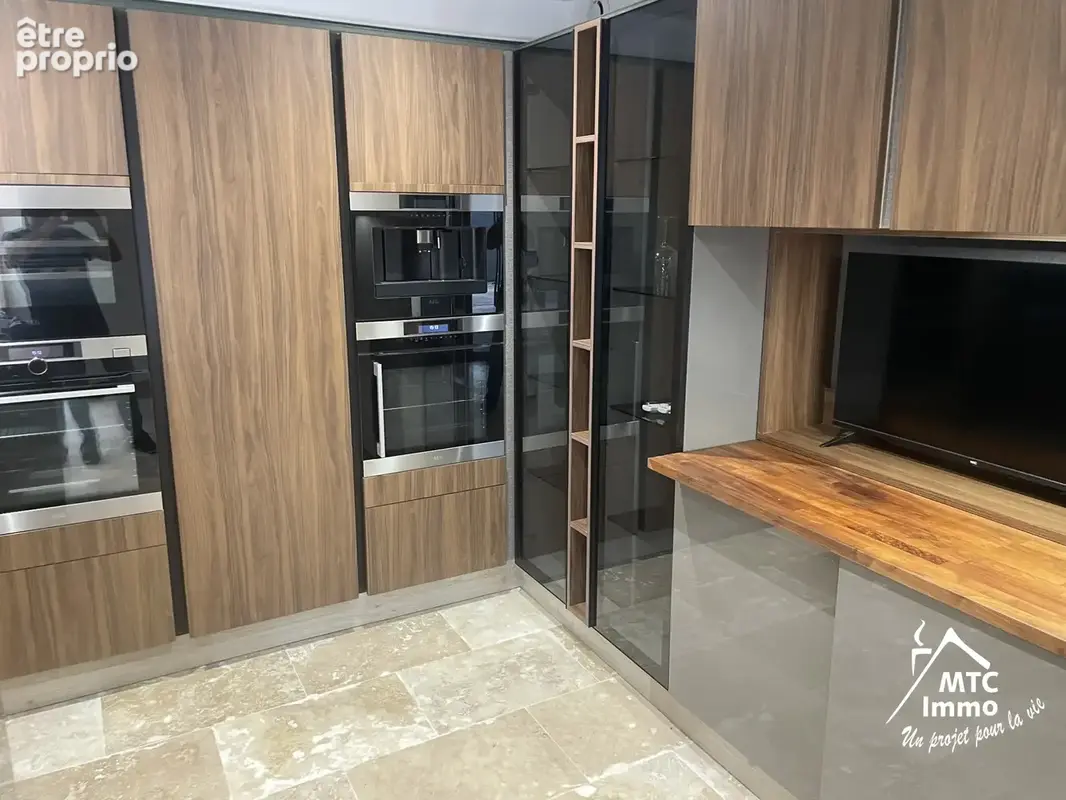 Triplex en pierre 182 m2 type maison de village haut standing 5 chambres piscine - photo 5