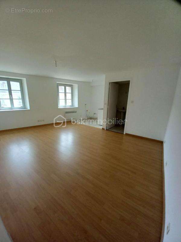 Appartement à LA FERTE-VIDAME