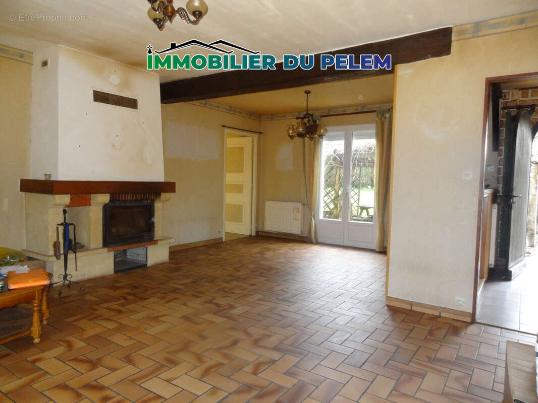 Maison à PLOUNEVEZ-QUINTIN