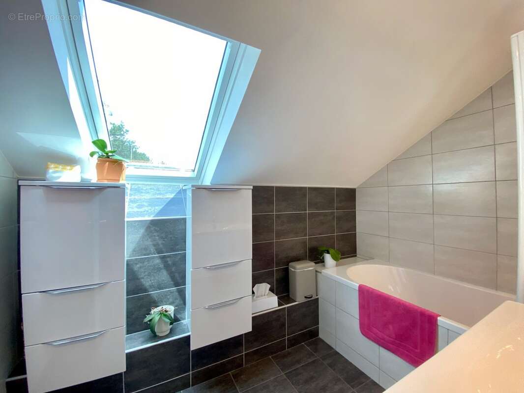 Maison à vendre 6 pièces ECHENEVEX (01) - photo 25