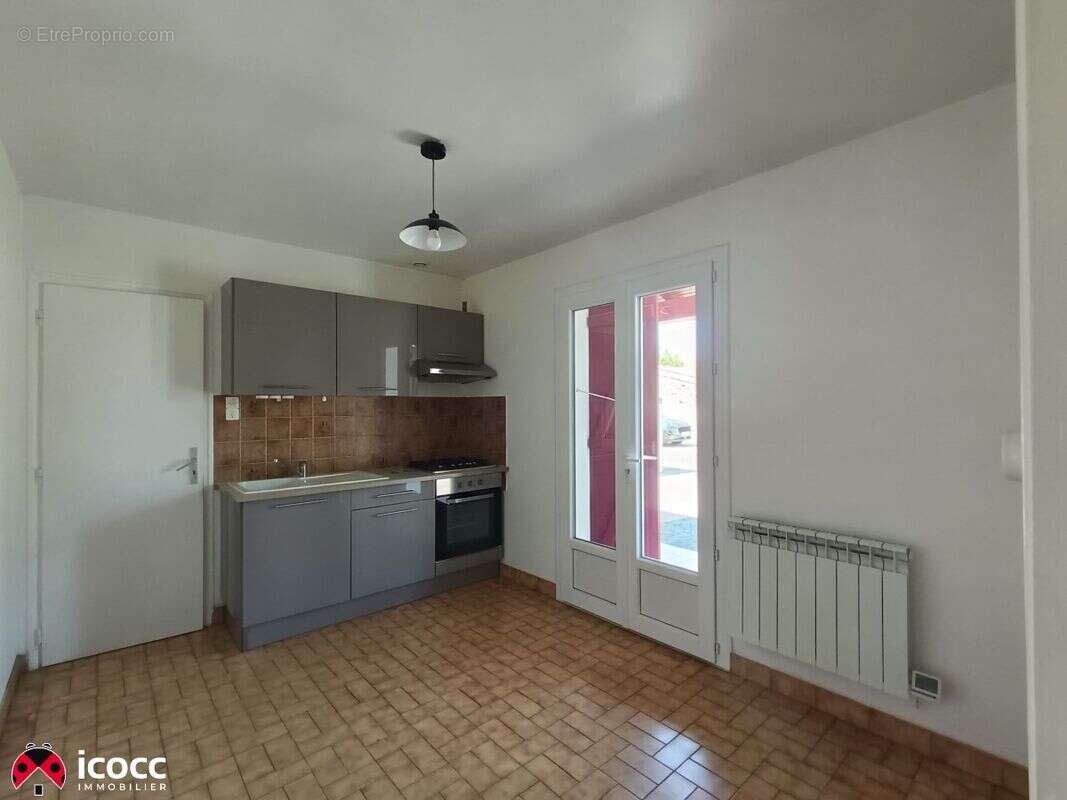 Maison 75 m² à Sainte-Gemme-La-Plaine  - photo 2