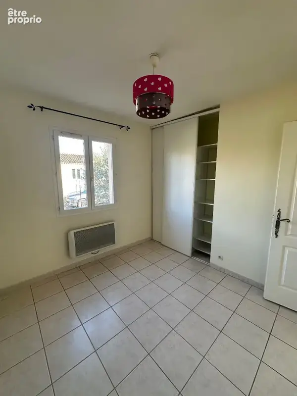Saint Etienne du Grès : Villa de plein pied, 3 chambres, terrain 410m² - photo 14