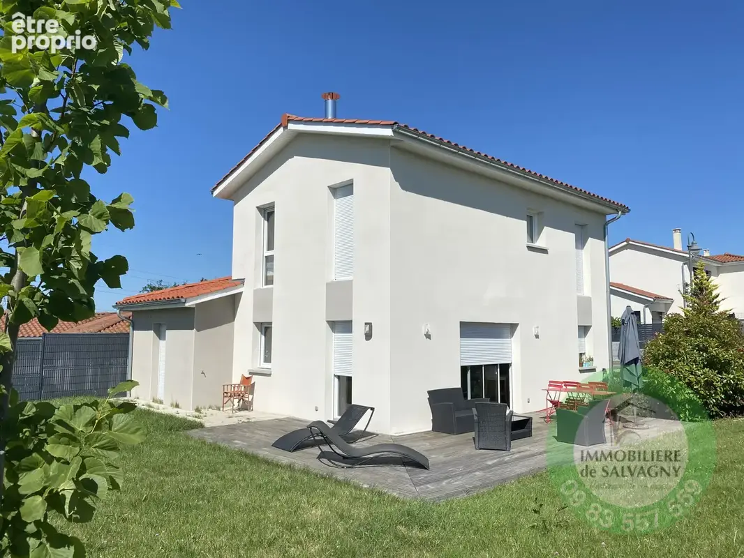 Maison à LA TOUR-DE-SALVAGNY