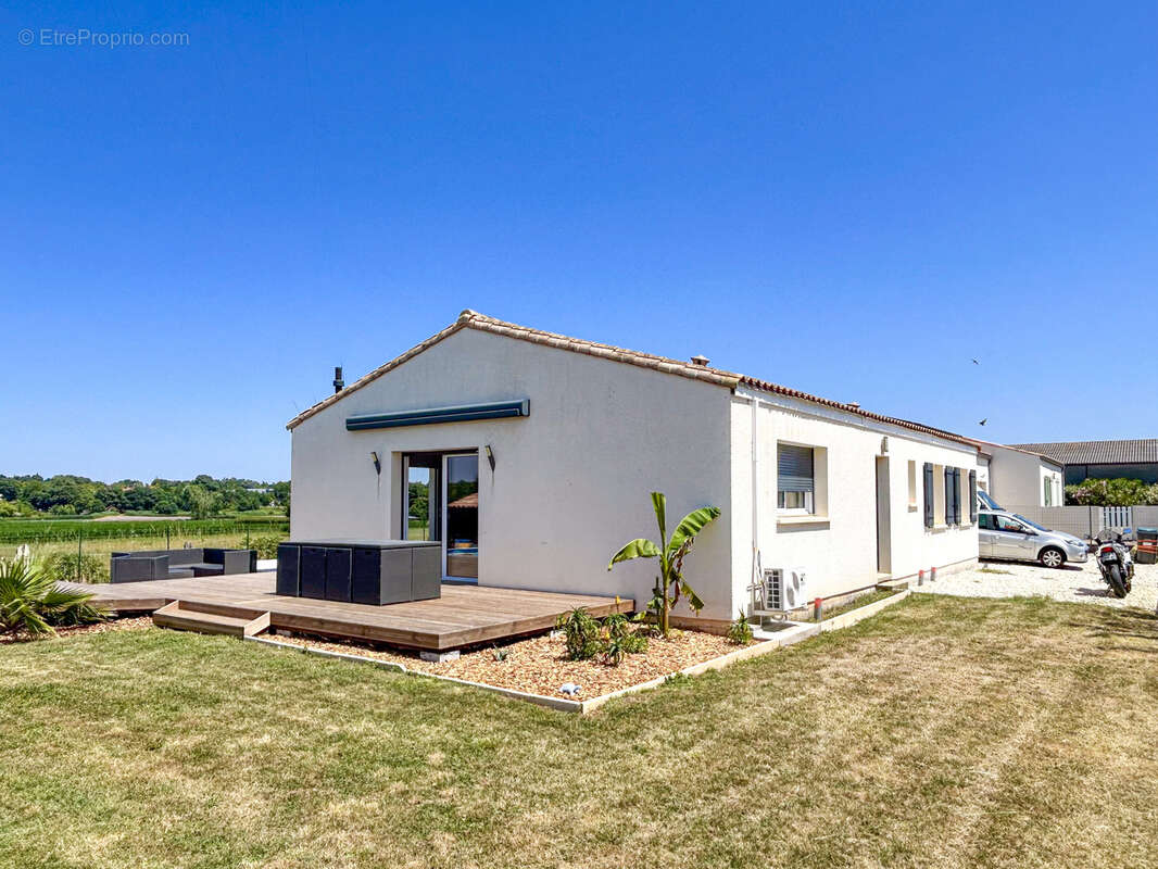 Maison à PONT-L'ABBE-D'ARNOULT