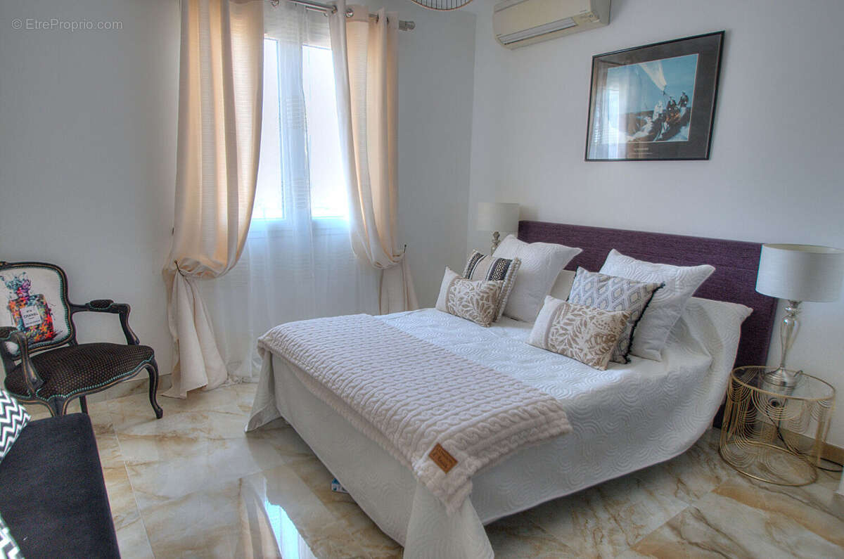 Maison à PUGET-SUR-ARGENS