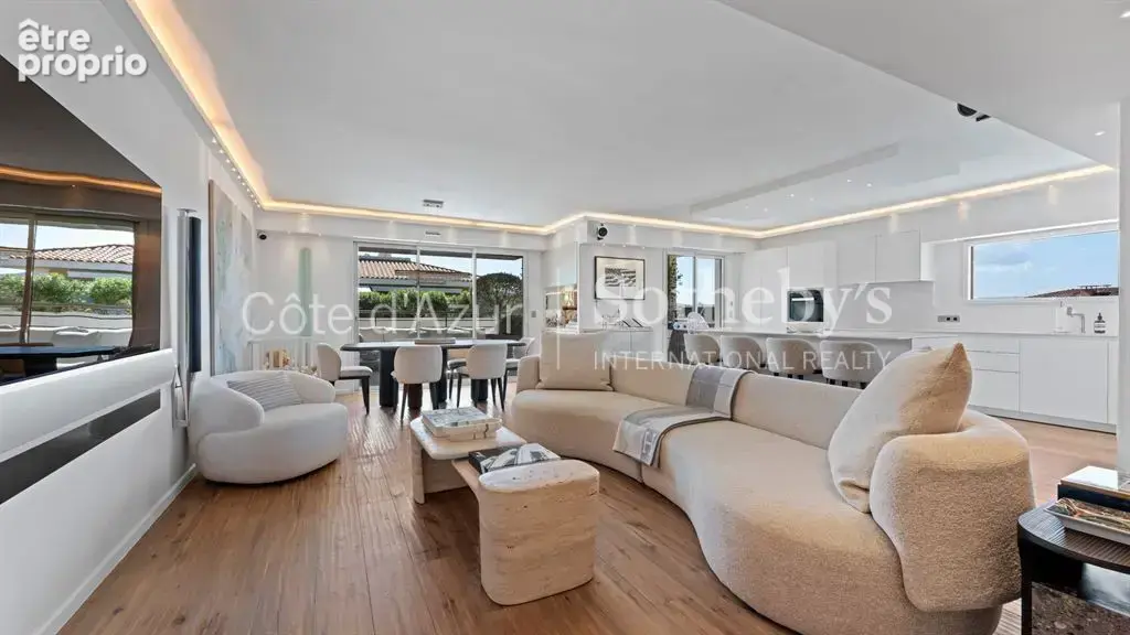 Saint Tropez, penthouse de 130 m² avec trois chambres et 40 m² de terrasses - photo 4