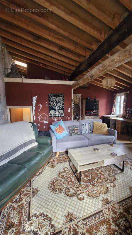 Maison à COUSTOUGES